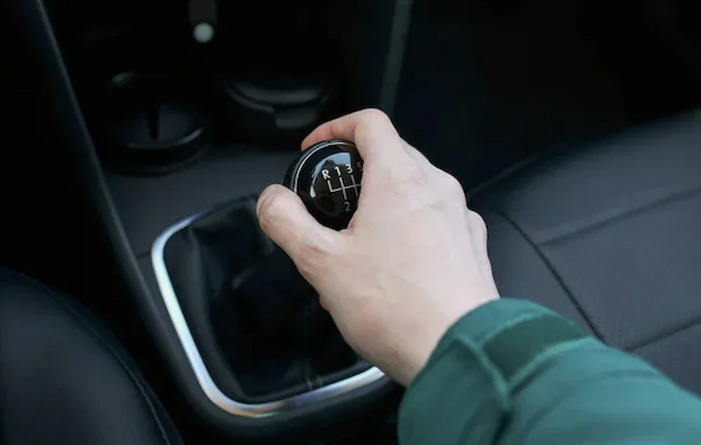 ¿AUTOS MECÁNICOS O AUTOMÁTICOS? DESCUBRE CUÁL ES MEJOR SEGÚN TU ESTILO DE CONDUCCIÓN