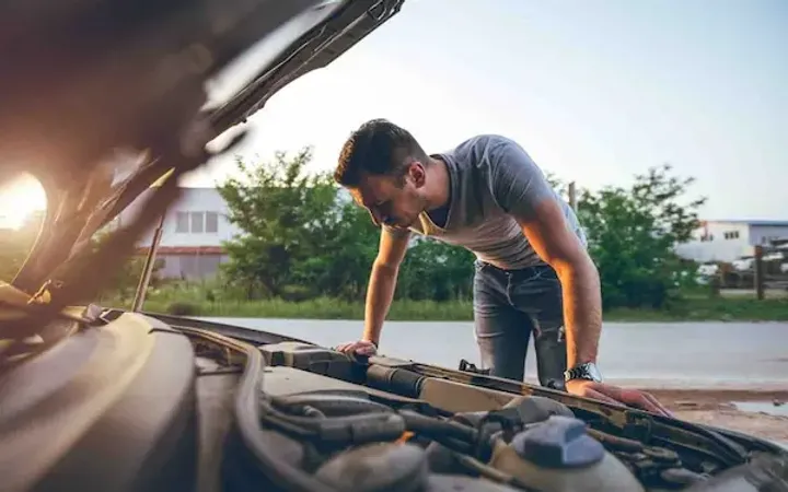 ¿Por qué se recalienta un auto? Razones y soluciones