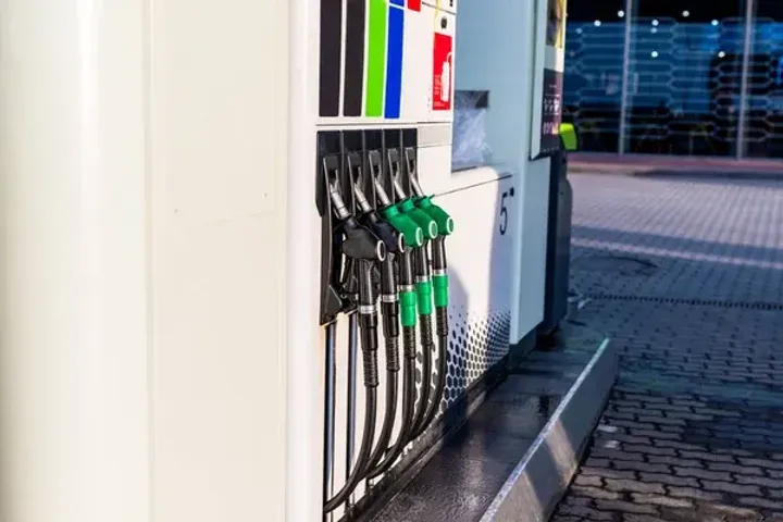 TIPOS DE COMBUSTIBLE PARA AUTOS: LO QUE TODO CONDUCTOR DEBE SABER